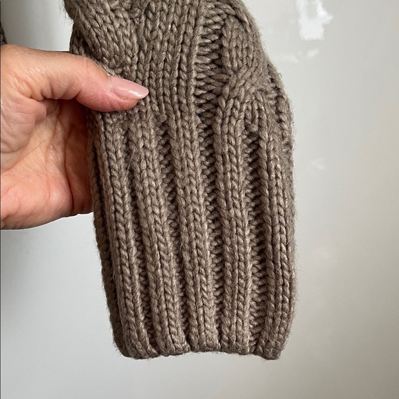 ASTR REVOLVE Taupe Brown Cable Knit Turtleneck Cropped Sweater, Size M - Picture 11 of 15